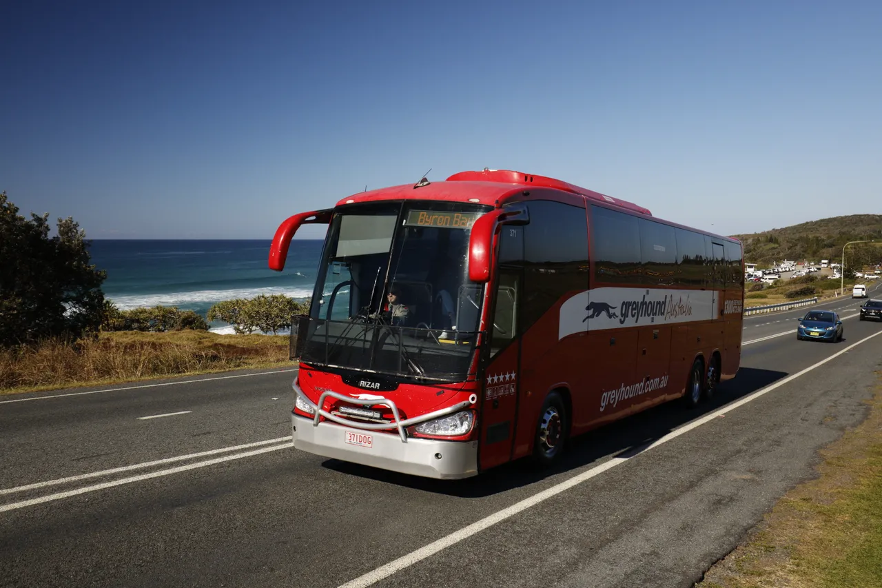 Greyhound Australia - Exterior (1)