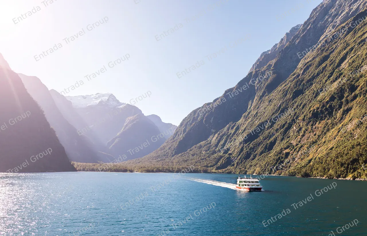 Milford-Sound-Scenic-Cruise-with-the-Pembroke-Glacier-backdrop-print