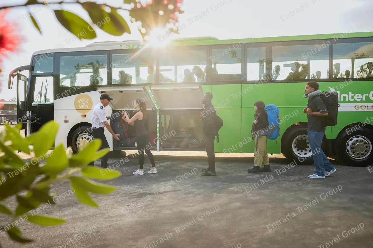 InterCity - Passengers boarding