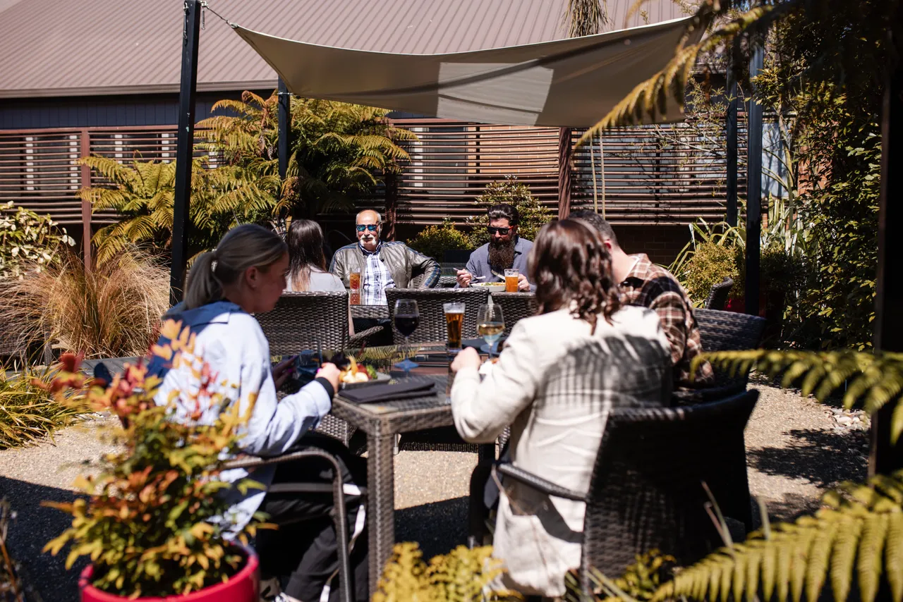Ascot Park Hotel - Southland, New Zealand - Credit Ascot Park Hotel (1)