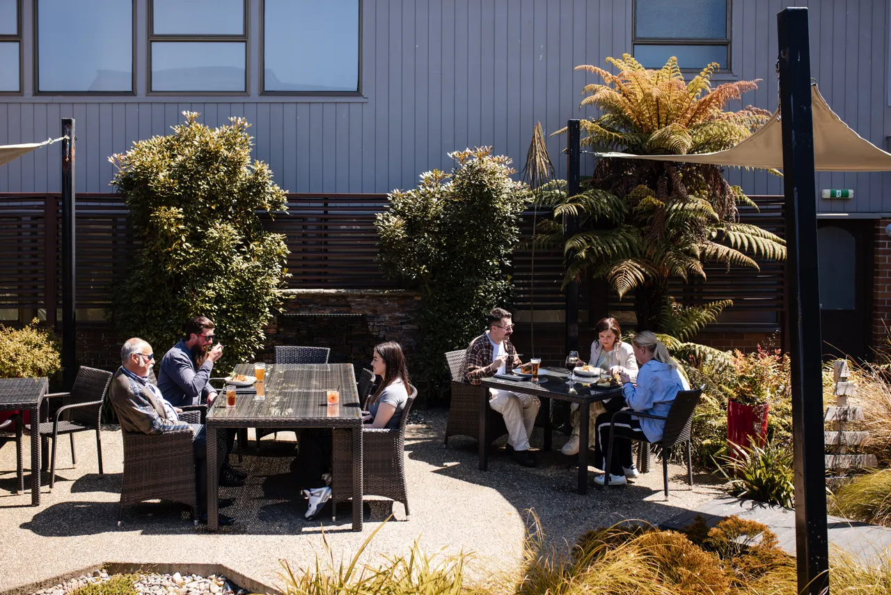 Emberz Restaurant, Ascot Park Hotel - Southland, New Zealand - Credit Emberz Restaurant (14)