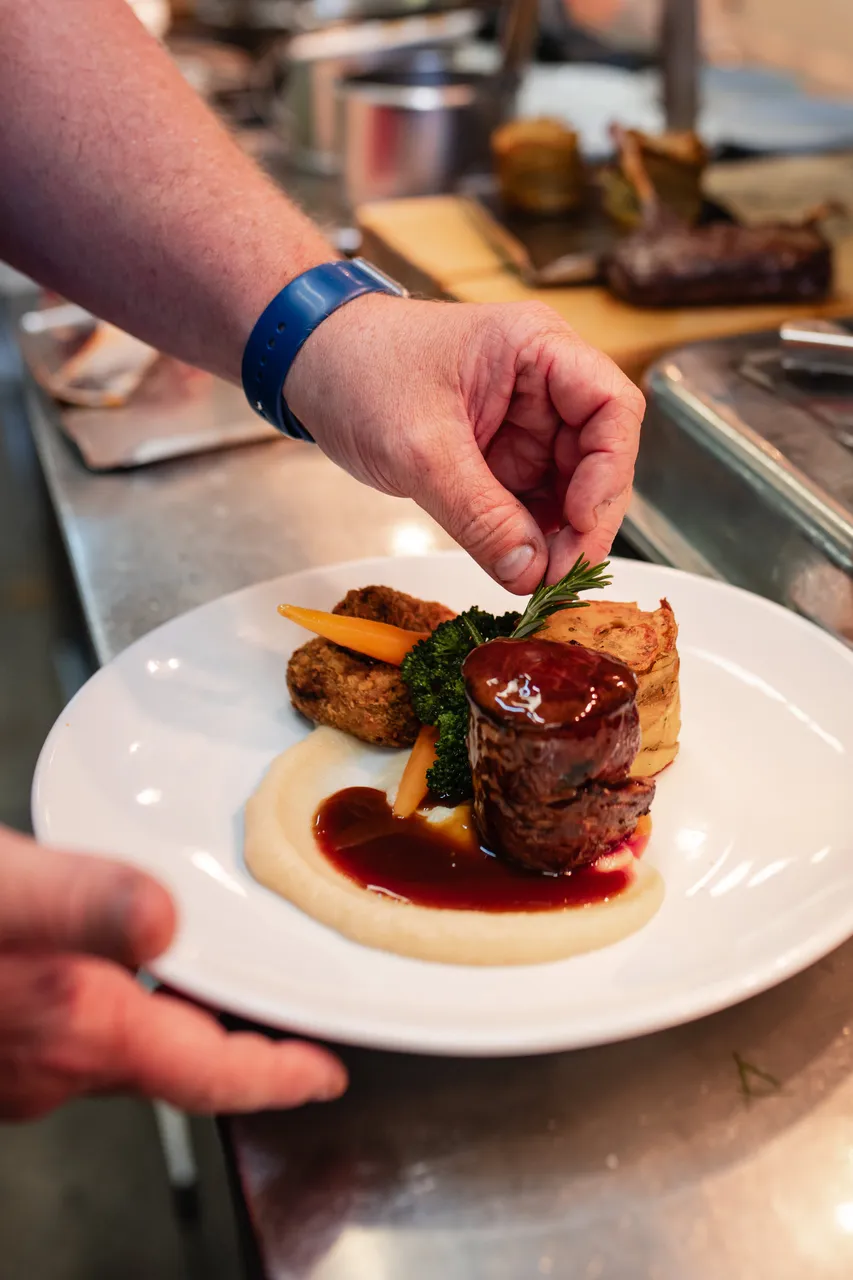 Emberz Restaurant, Ascot Park Hotel - Southland, New Zealand - Credit Emberz Restaurant (10)