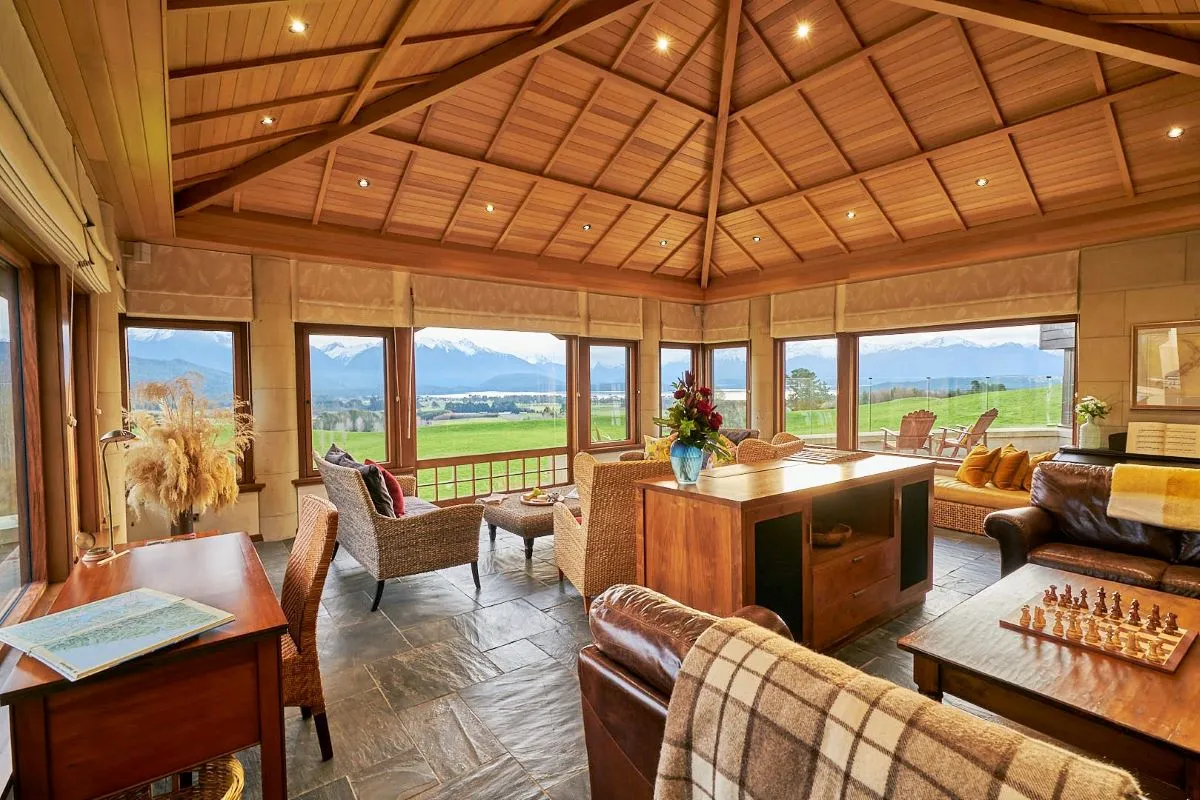 Cabot Lodge Living Room - Southland, New Zealand - Credit Cabot Lodge (5)
