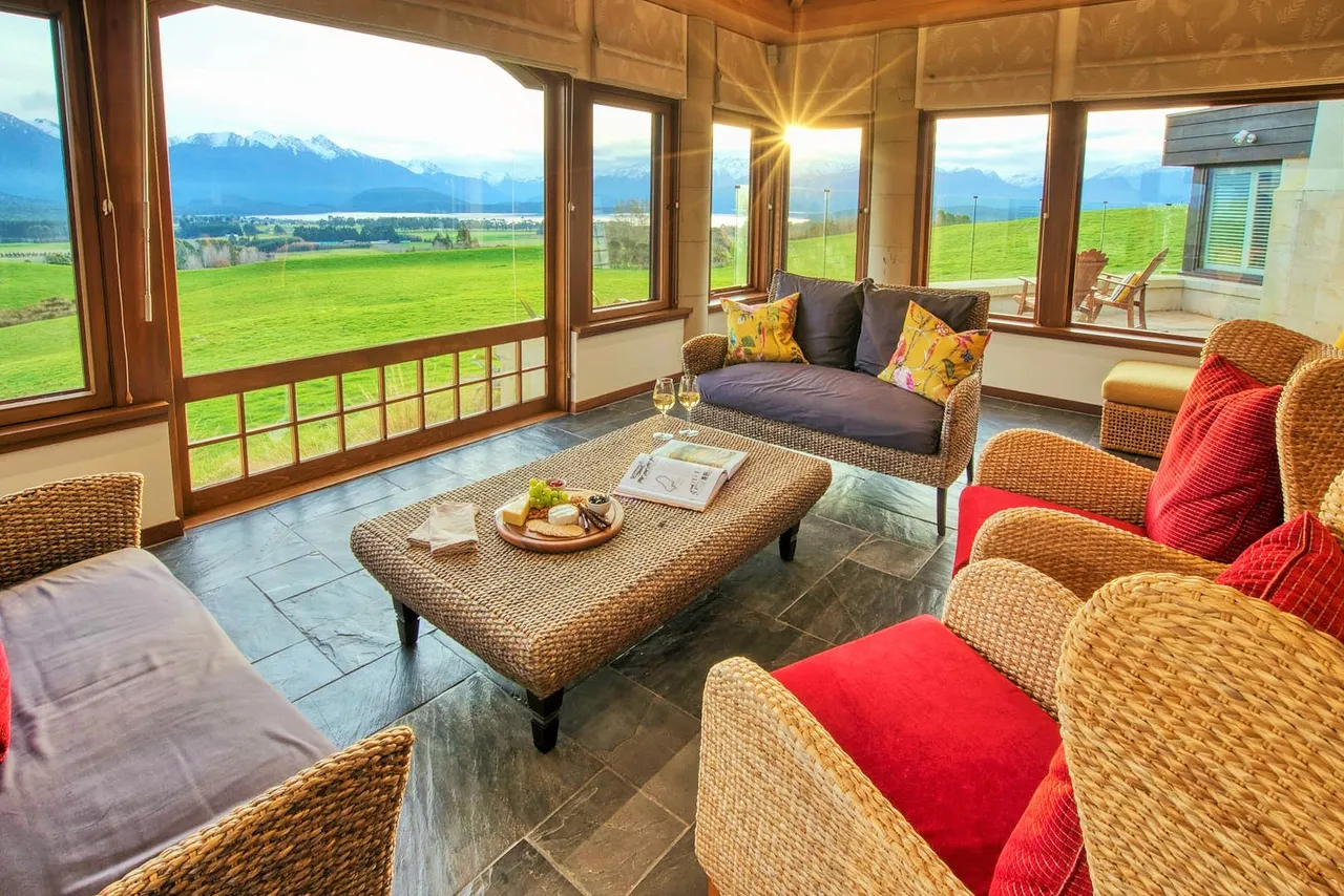 Cabot Lodge Living Room - Southland, New Zealand - Credit Cabot Lodge (2)