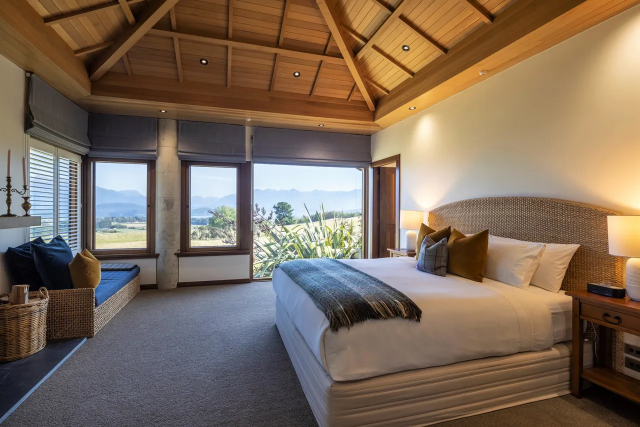 Cabot Lodge Deluxe Suite - Southland, New Zealand - Credit Cabot Lodge (12)