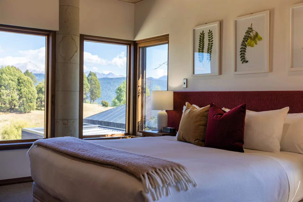 Cabot Lodge Two Bedroom Suite - Southland, New Zealand - Credit Cabot Lodge (3)