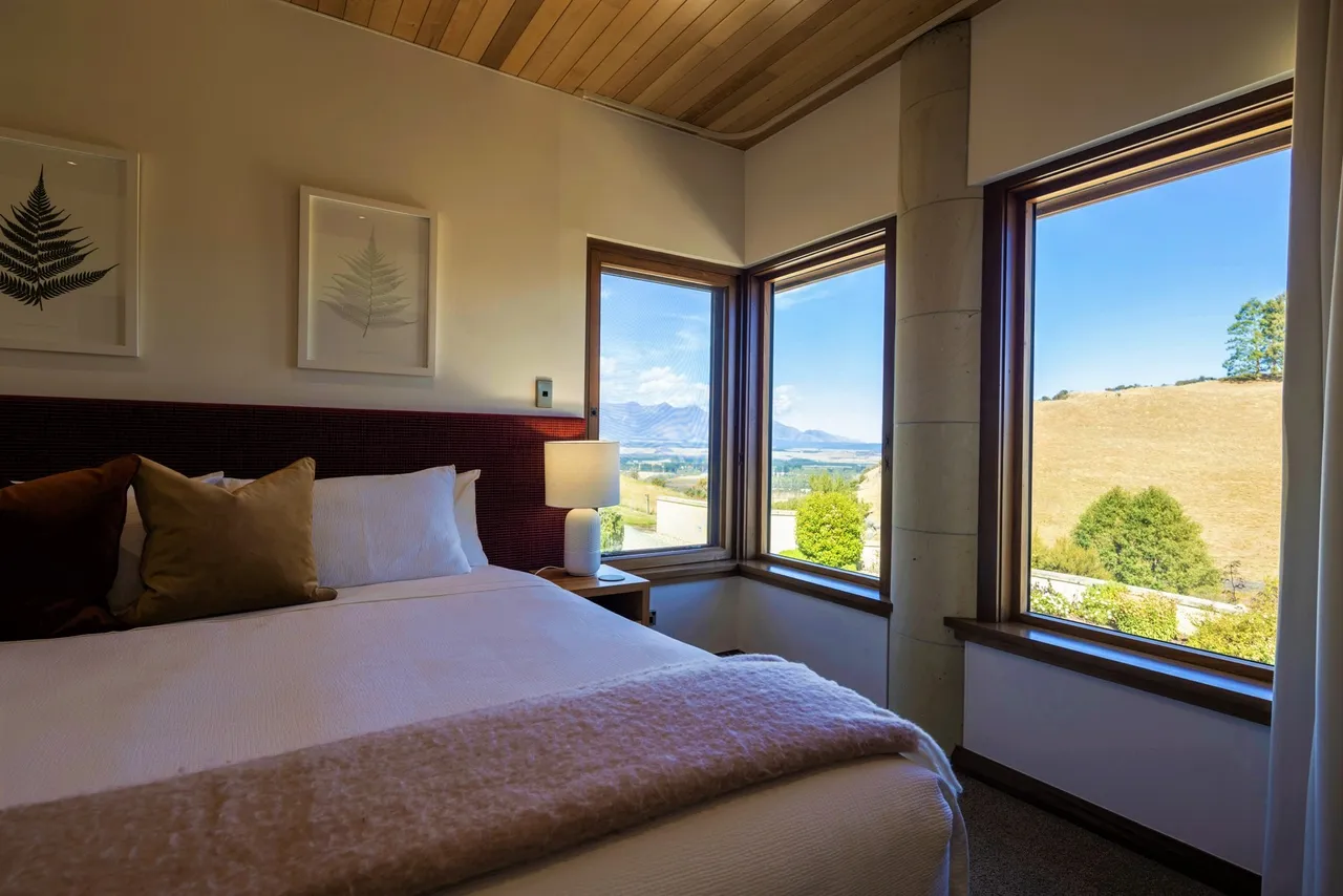 Cabot Lodge Two Bedroom Suite - Southland, New Zealand - Credit Cabot Lodge (6)