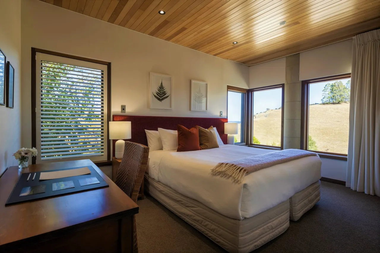 Cabot Lodge Two Bedroom Suite - Southland, New Zealand - Credit Cabot Lodge (5)