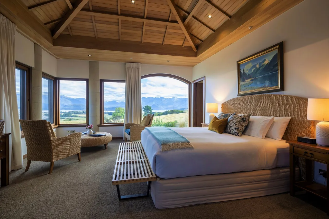 Cabot Lodge Premier Suite - Southland, New Zealand - Credit Cabot Lodge (8)