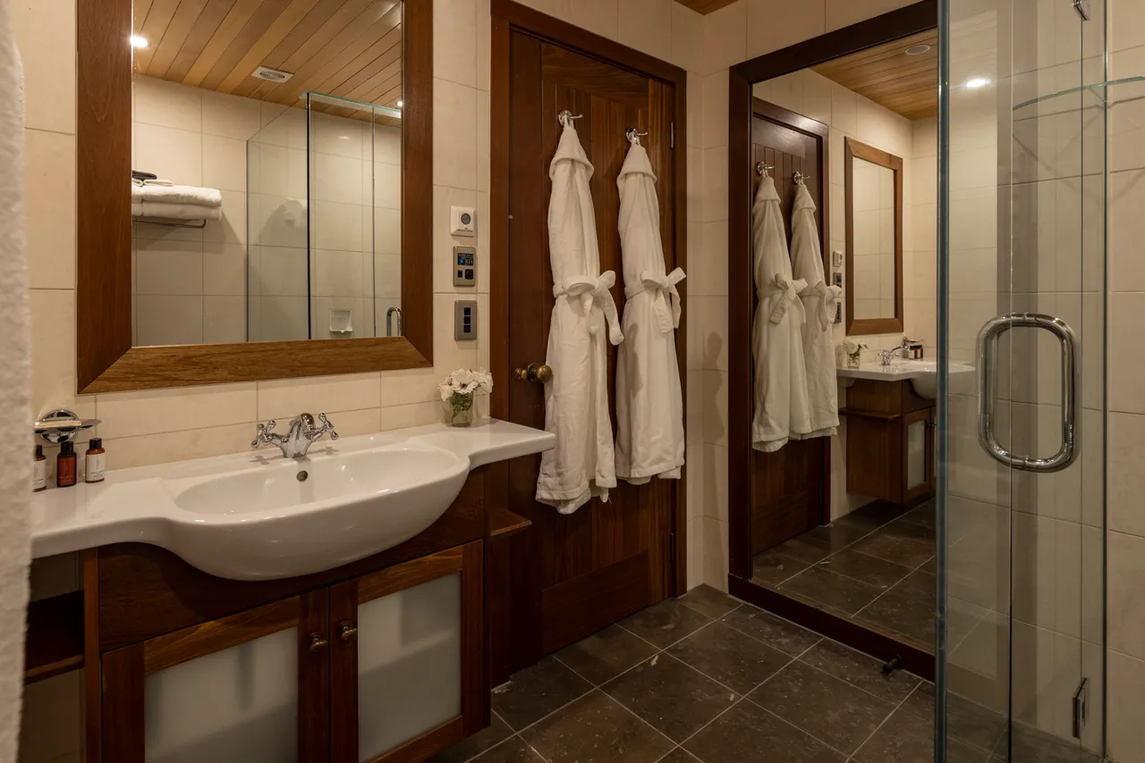 Cabot Lodge Deluxe Courtyard - Southland, New Zealand - Credit Cabot Lodge (5)