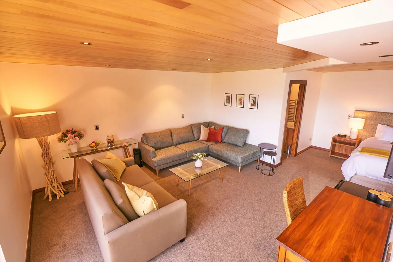 Cabot Lodge Deluxe Courtyard - Southland, New Zealand - Credit Cabot Lodge (7)