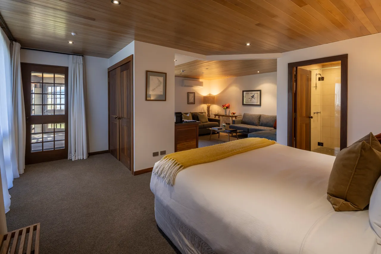 Cabot Lodge Deluxe Courtyard - Southland, New Zealand - Credit Cabot Lodge (1)