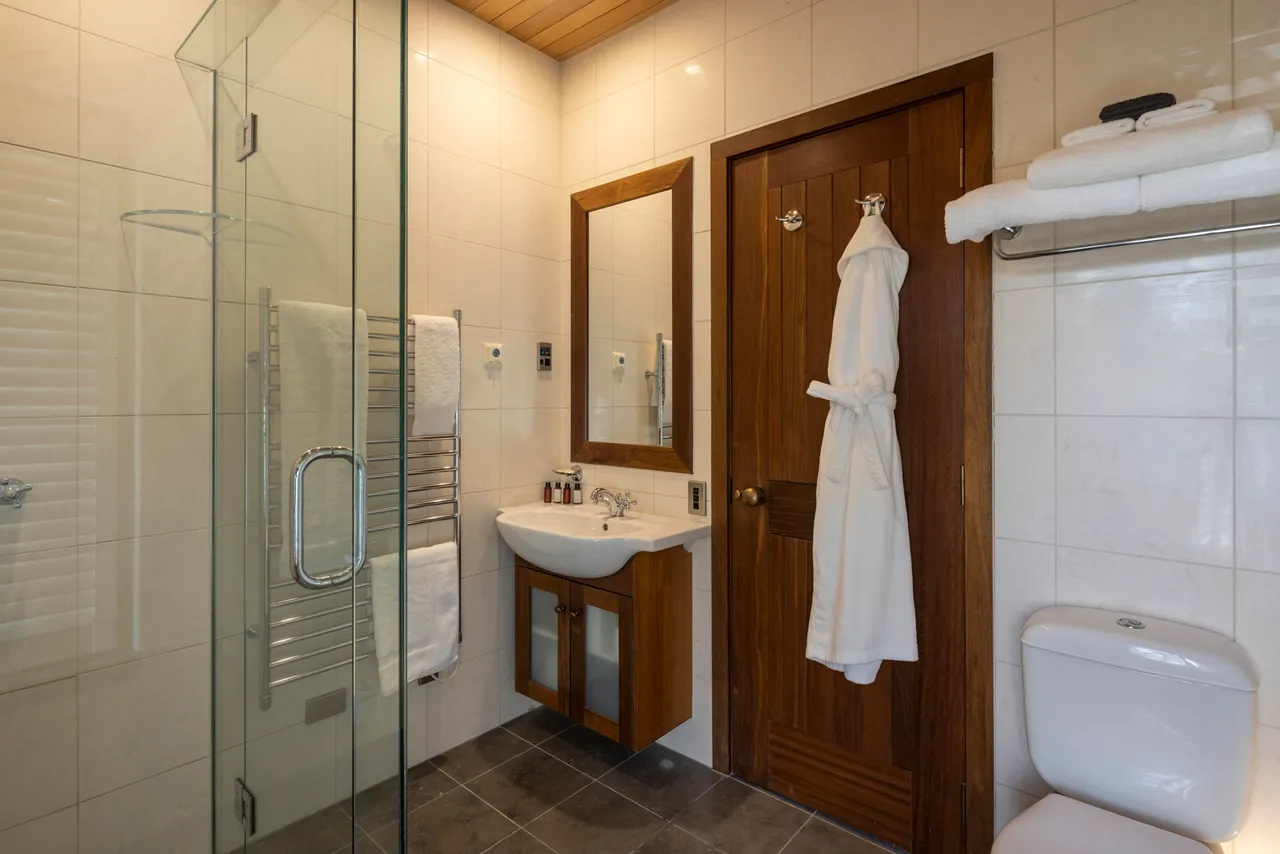 Cabot Lodge Two Bedroom Suite - Southland, New Zealand - Credit Cabot Lodge (7)