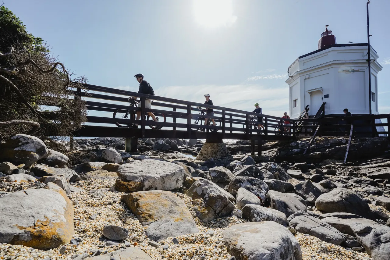 Stirling Point Lighthouse Bluff - Southland, New Zealand - Credit Great South (8)