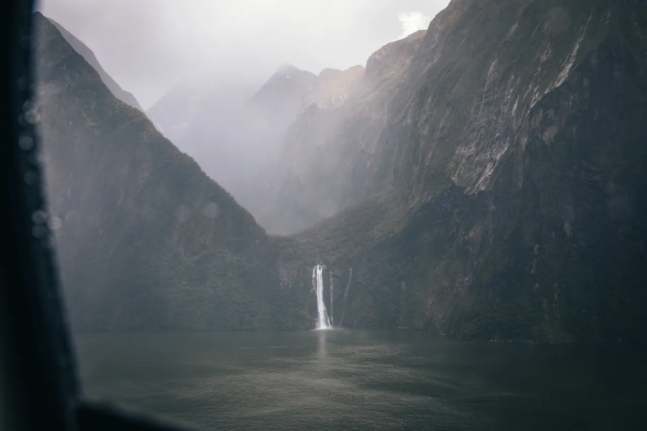 Milford Sound - Southland, New Zealand - Credit Liz Carlson (3)