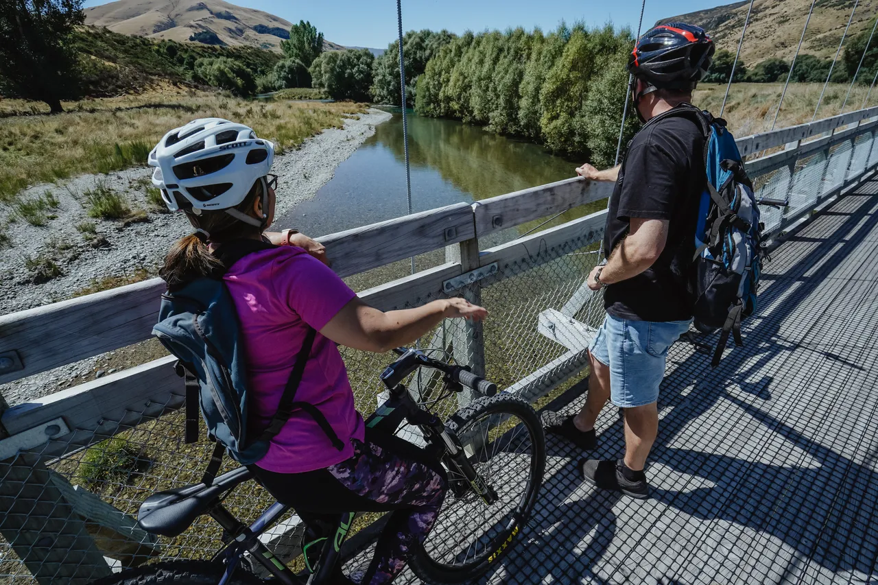 Around The Mountains Cycle Trail - Athol Bridge - Southland, New Zealand - Credit Great South (4)