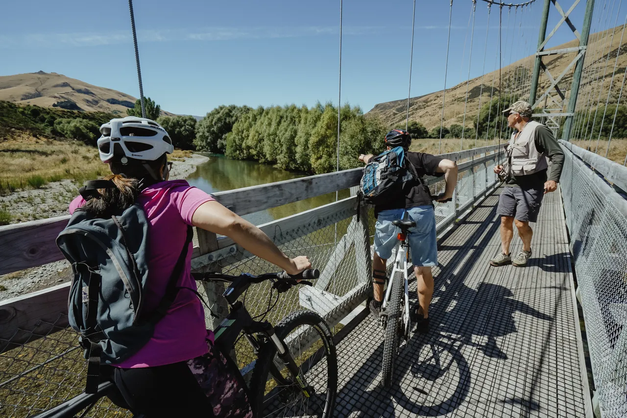 Around The Mountains Cycle Trail - Athol Bridge - Southland, New Zealand - Credit Great South (3)
