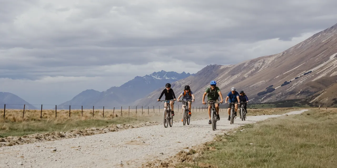 Around the Mountains Cycle Trail - Von Hill - Southland, New Zealand - Credit Great South (12)
