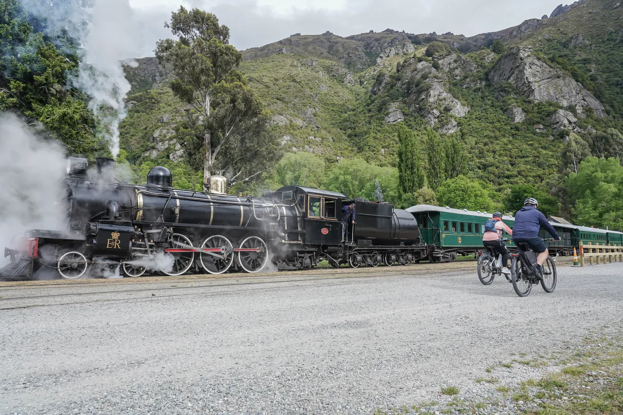 Around the Mountains Cycle Trail - Kingston - Southland, New Zealand - Credit Great South (3)