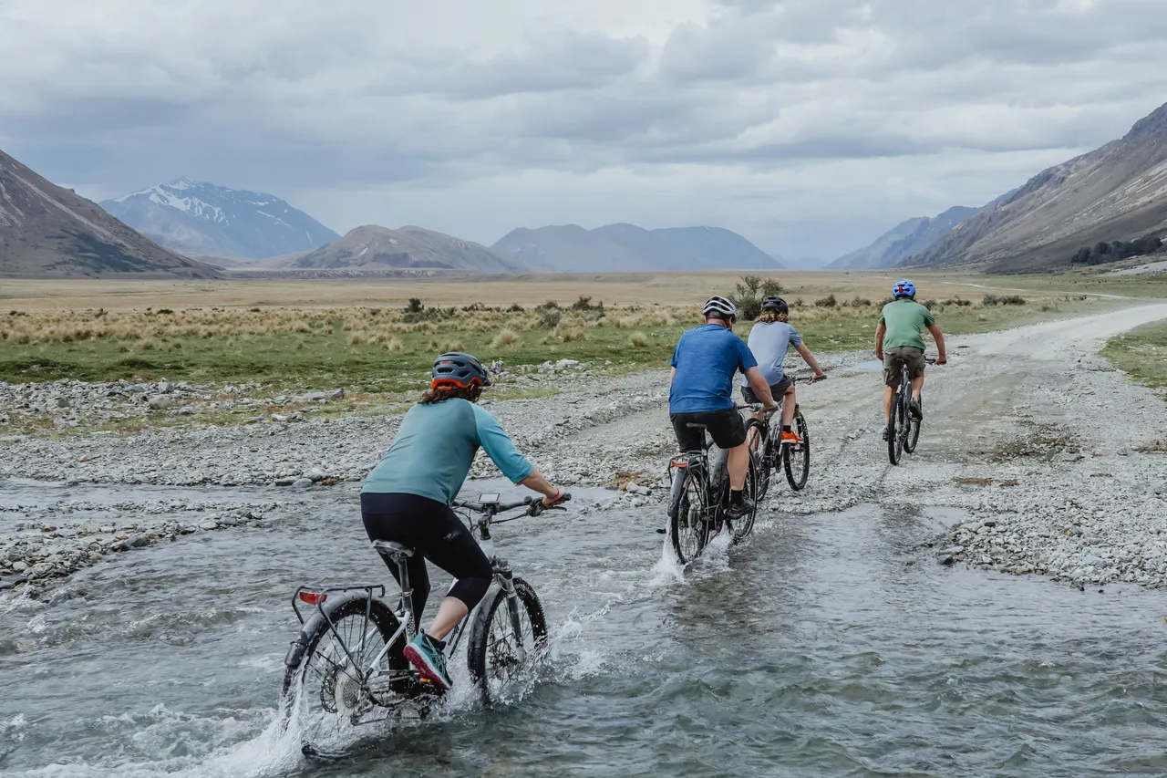Around the Mountains Cycle Trail - Gorge Burn Ford Von Valley - Southland, New Zealand - Credit Great South (9)