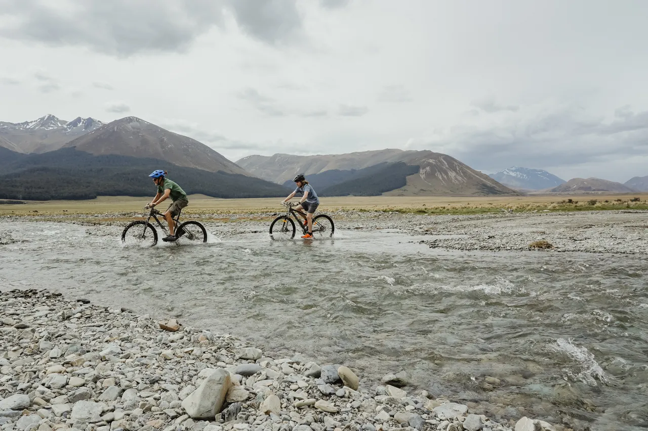 Around the Mountains Cycle Trail - Gorge Burn Ford Von Valley - Southland, New Zealand - Credit Great South (6)