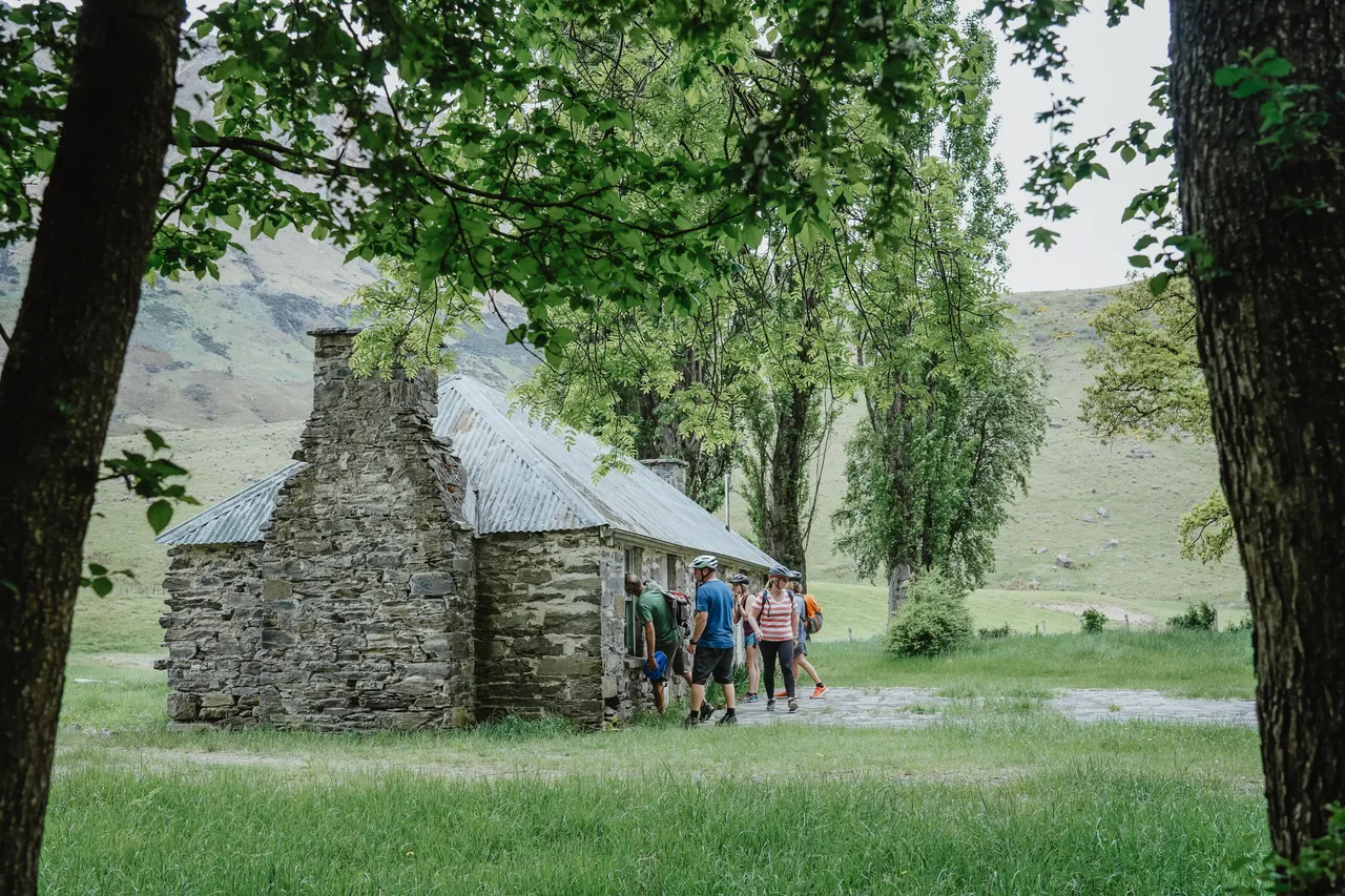 Around the Mountains Cycle Trail - Old Nic Cottage Von Valley - Southland, New Zealand - Credit Great South (1)