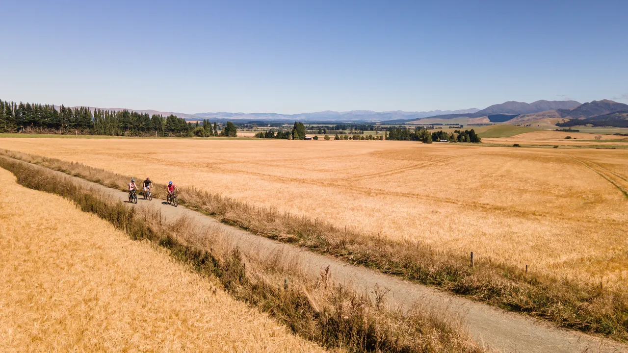 Around The Mountains Cycle Trail - Athol - Southland, New Zealand - Credit Great South (5)