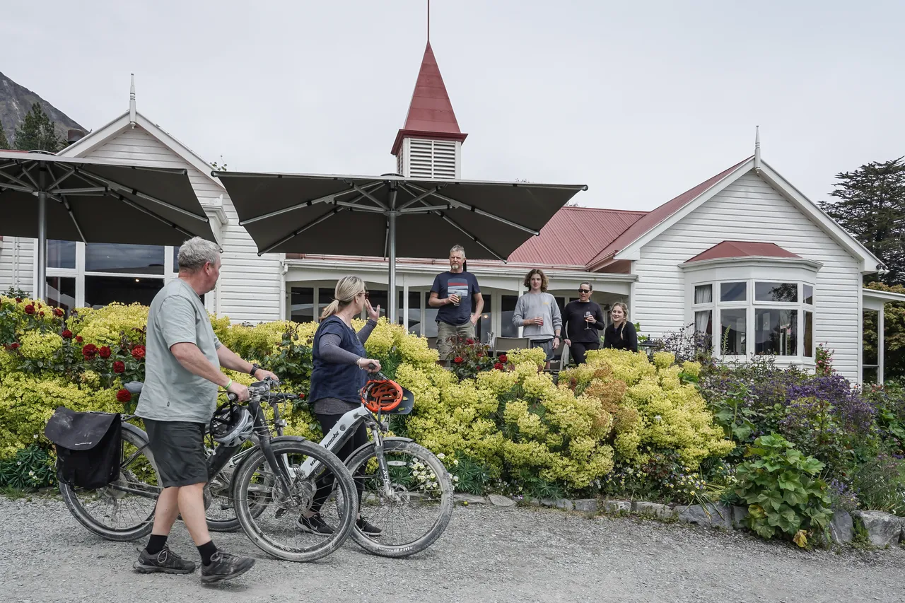 Around the Mountains Cycle Trail - Walter Peak - Southland, New Zealand - Credit Great South (8)