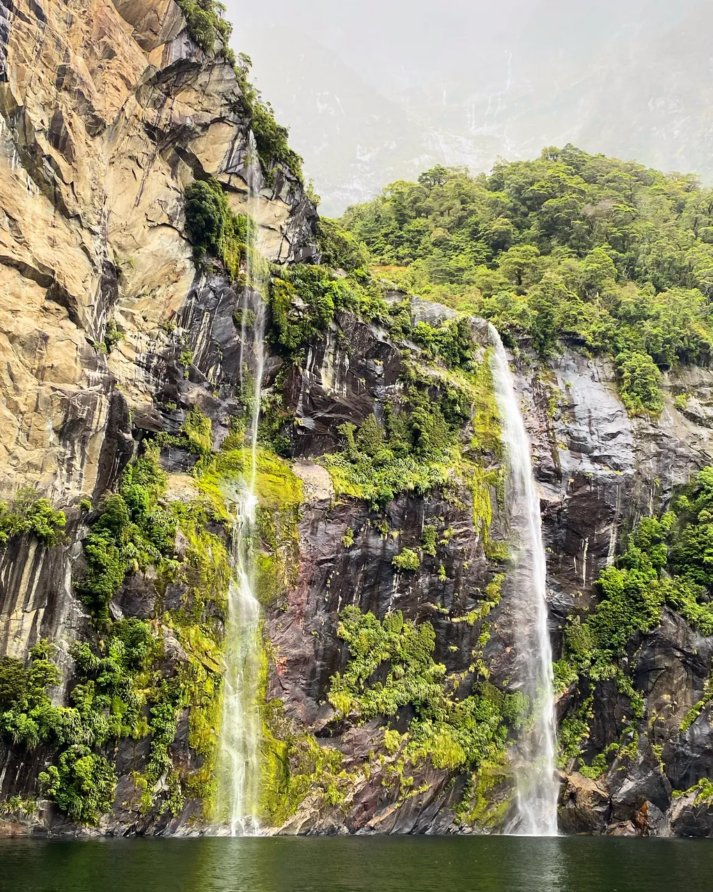 Milford Sound - Southland, New Zealand - Credit Tim Roxborogh (11)