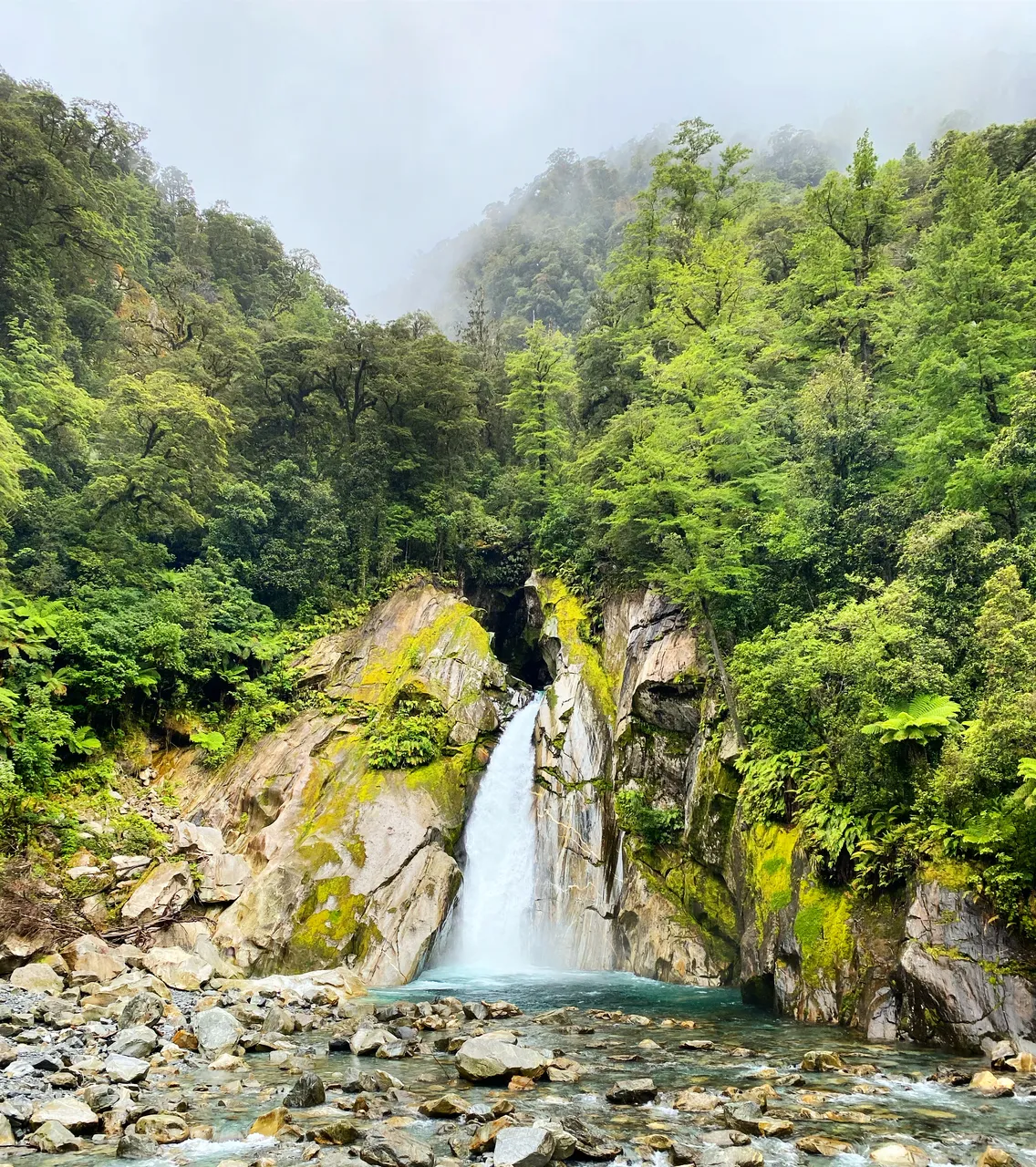 Giants Gate Falls, Milford Track - Southland, New Zealand - Credit Tim Roxborogh
