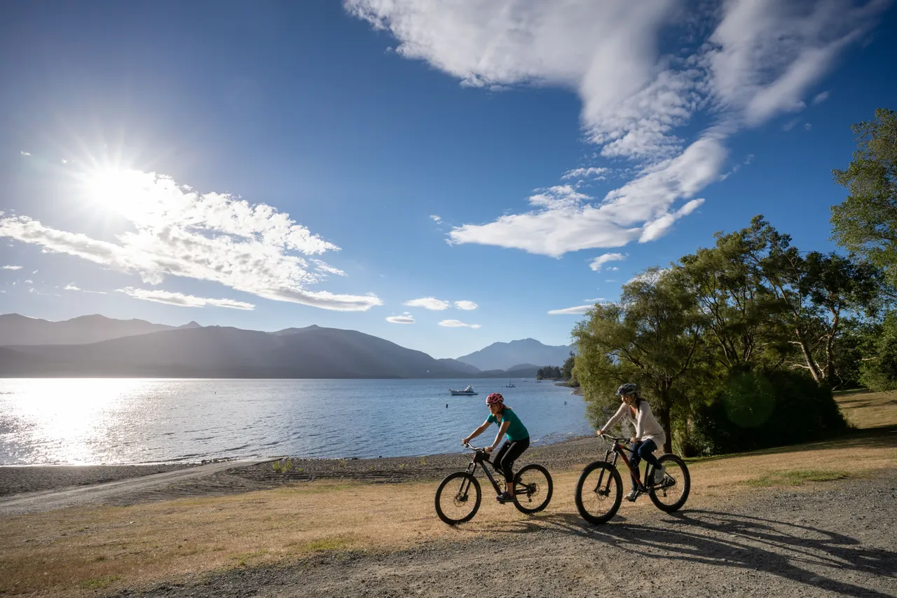 Te Anau Cycling - Southland, New Zealand - Credit Great South (17)