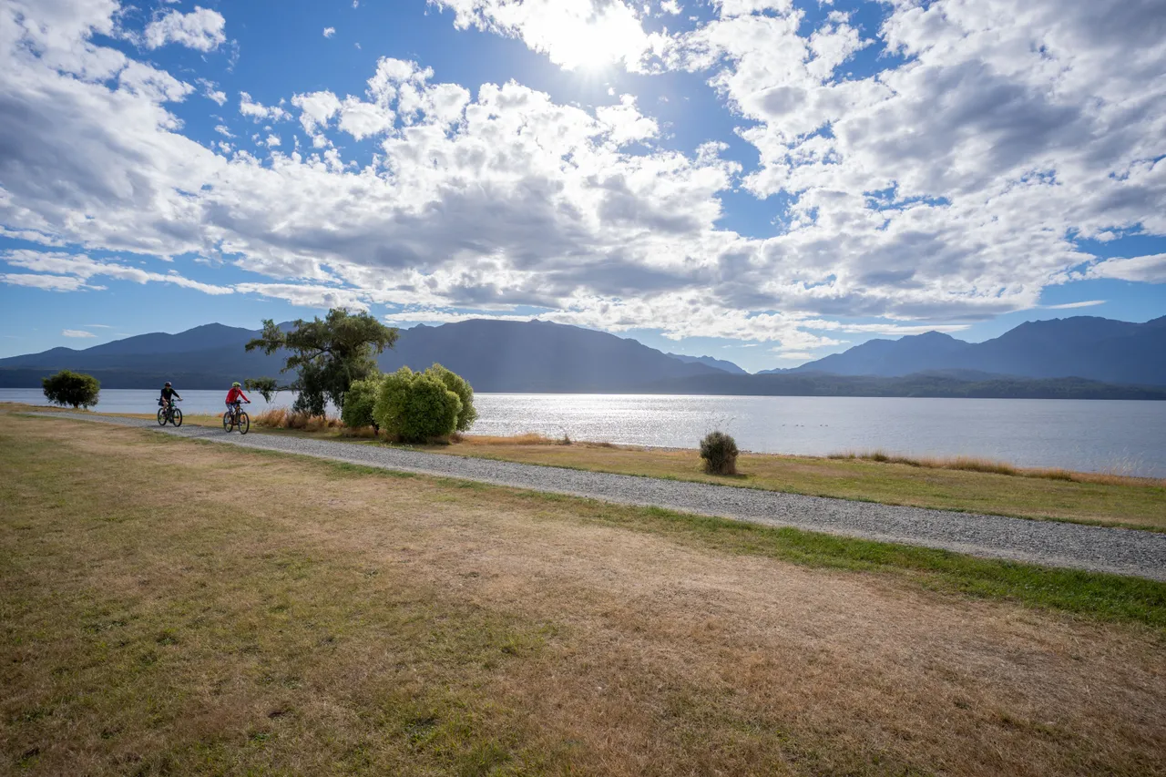 Te Anau Cycling - Southland, New Zealand - Credit Great South (8)