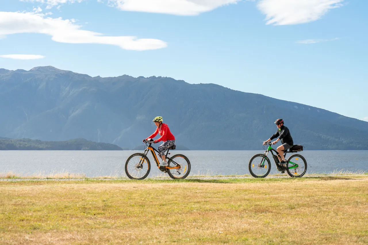 Te Anau Cycling - Southland, New Zealand - Credit Great South (4)