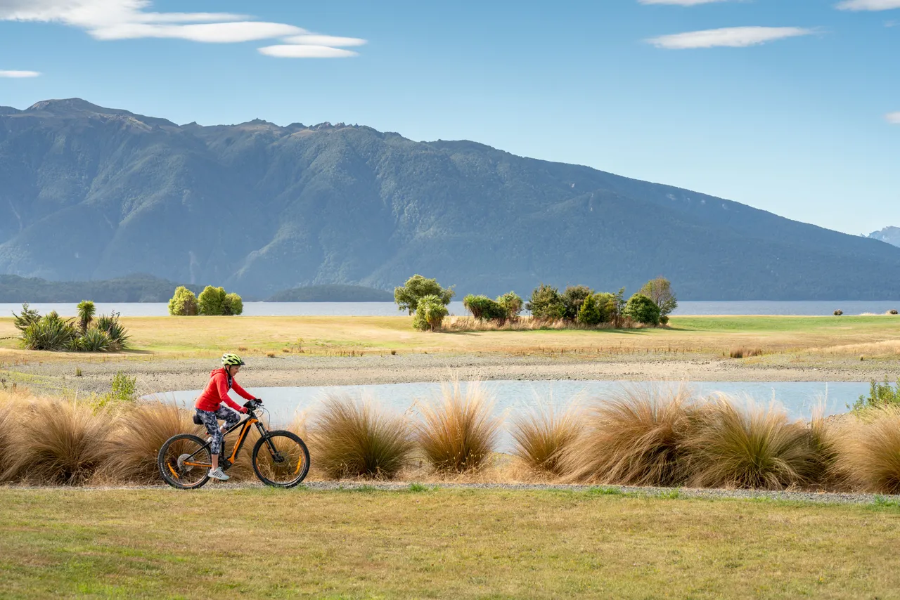 Te Anau Cycling - Southland, New Zealand - Credit Great South (2)