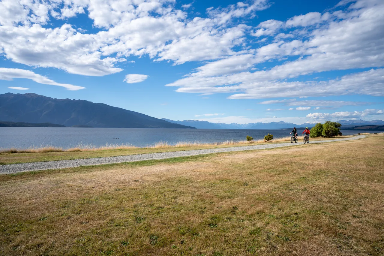 Te Anau Cycling - Southland, New Zealand - Credit Great South (9)