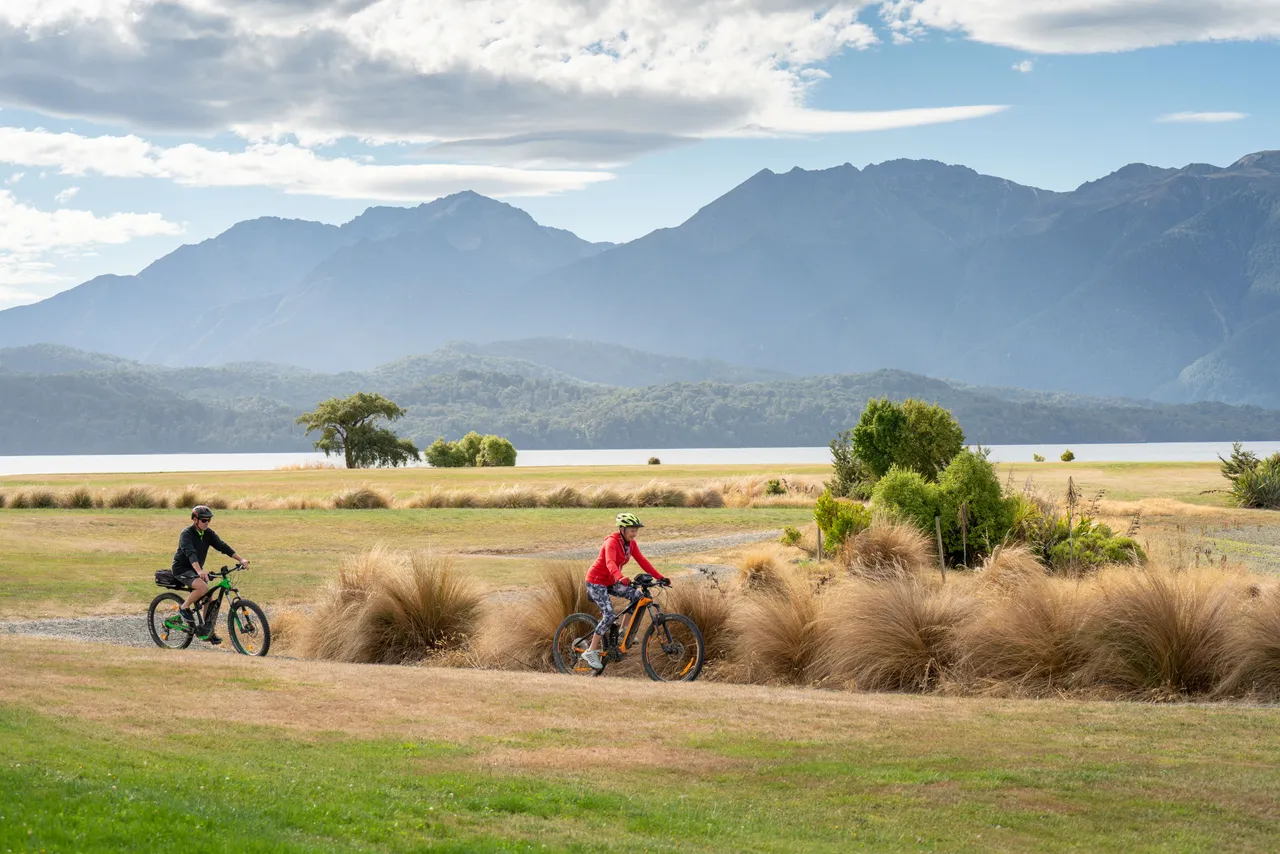 Te Anau Cycling - Southland, New Zealand - Credit Great South (1)
