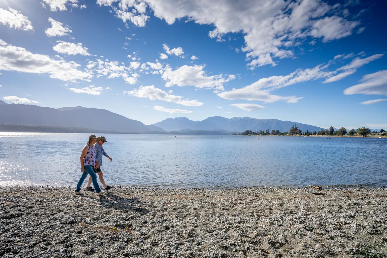 Te Anau Lakefront - Southland, New Zealand - Credit Great South (7)