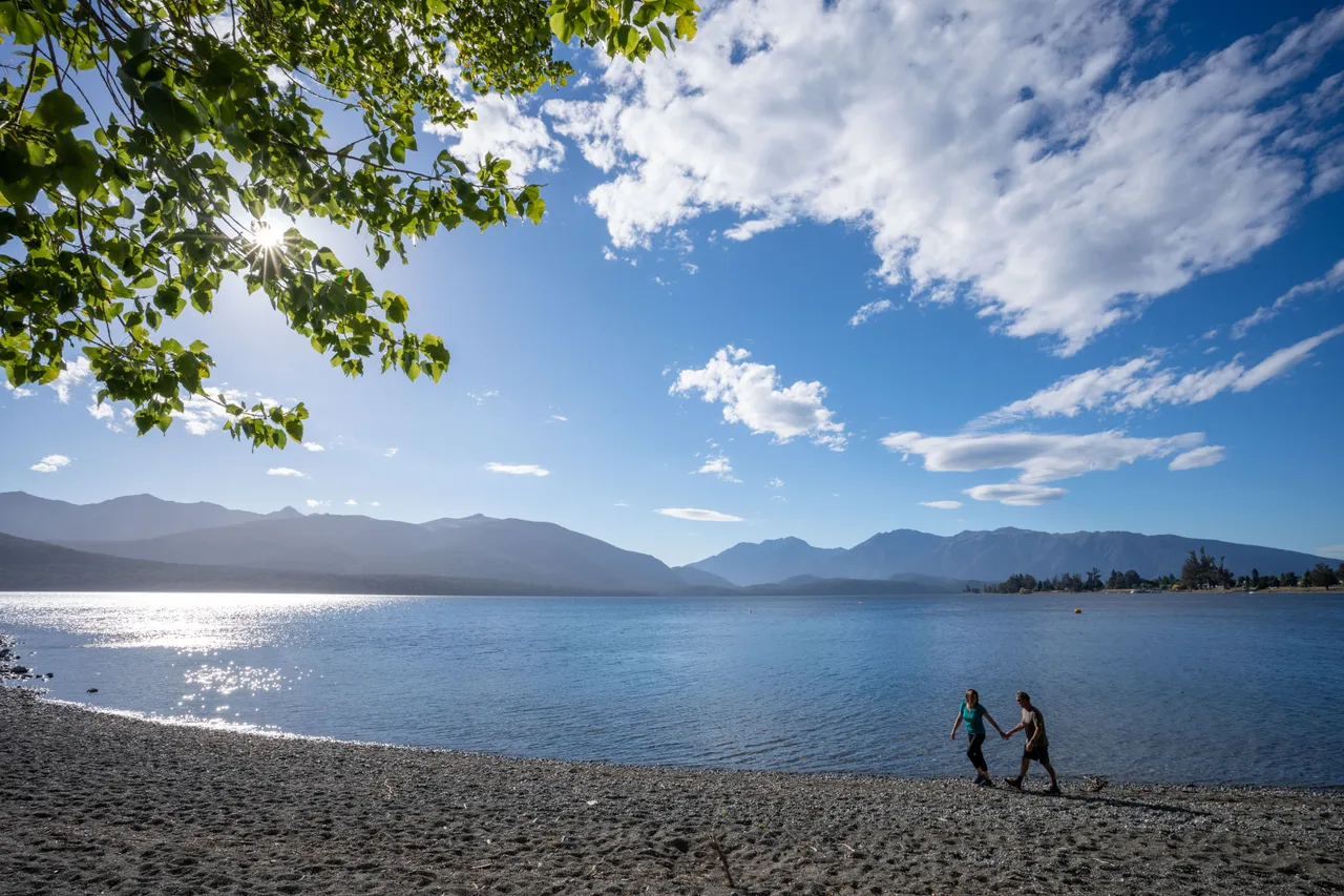 Te Anau Lakefront - Southland, New Zealand - Credit Great South (12)
