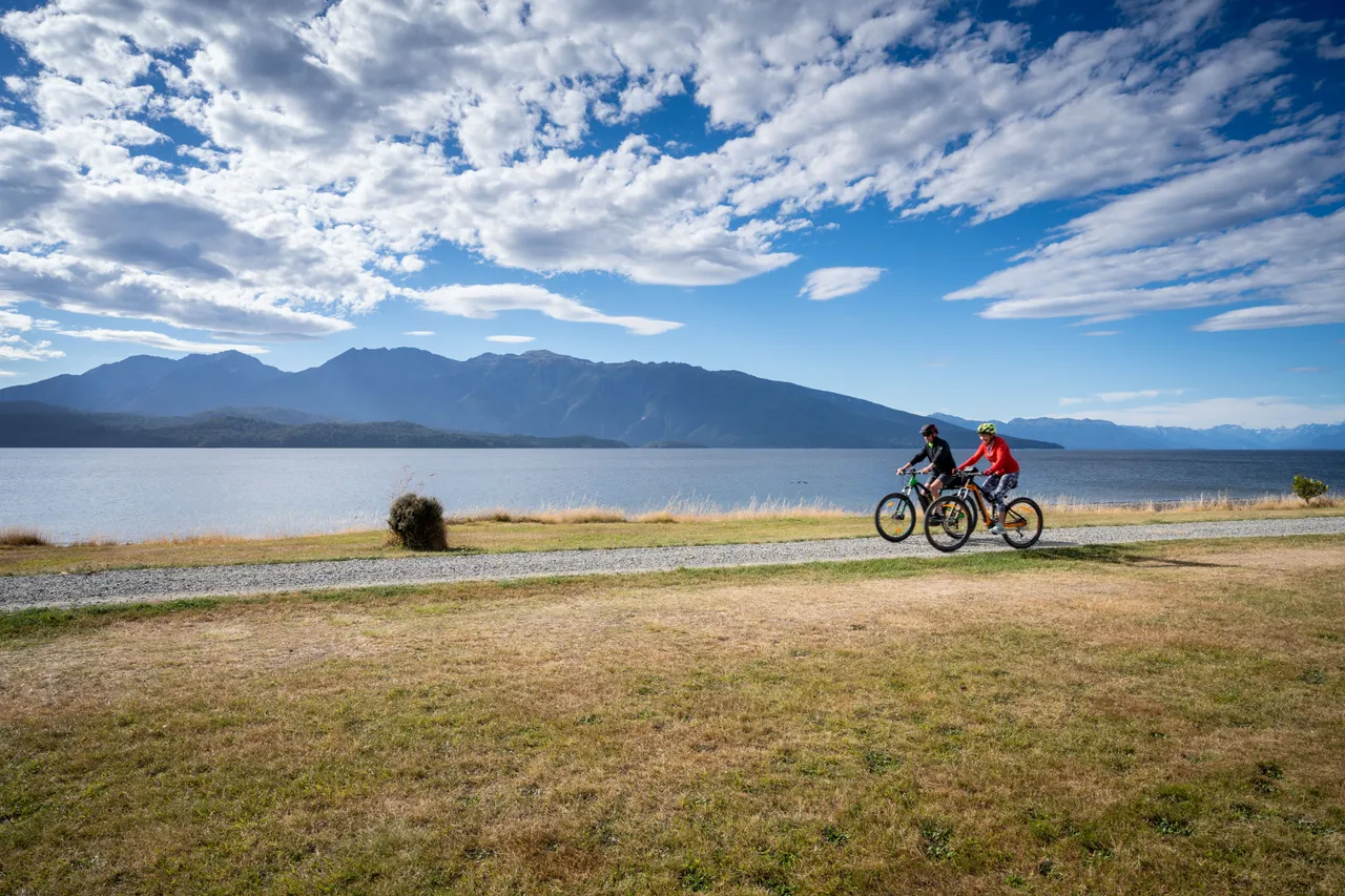Te Anau Cycling - Southland, New Zealand - Credit Great South (11)