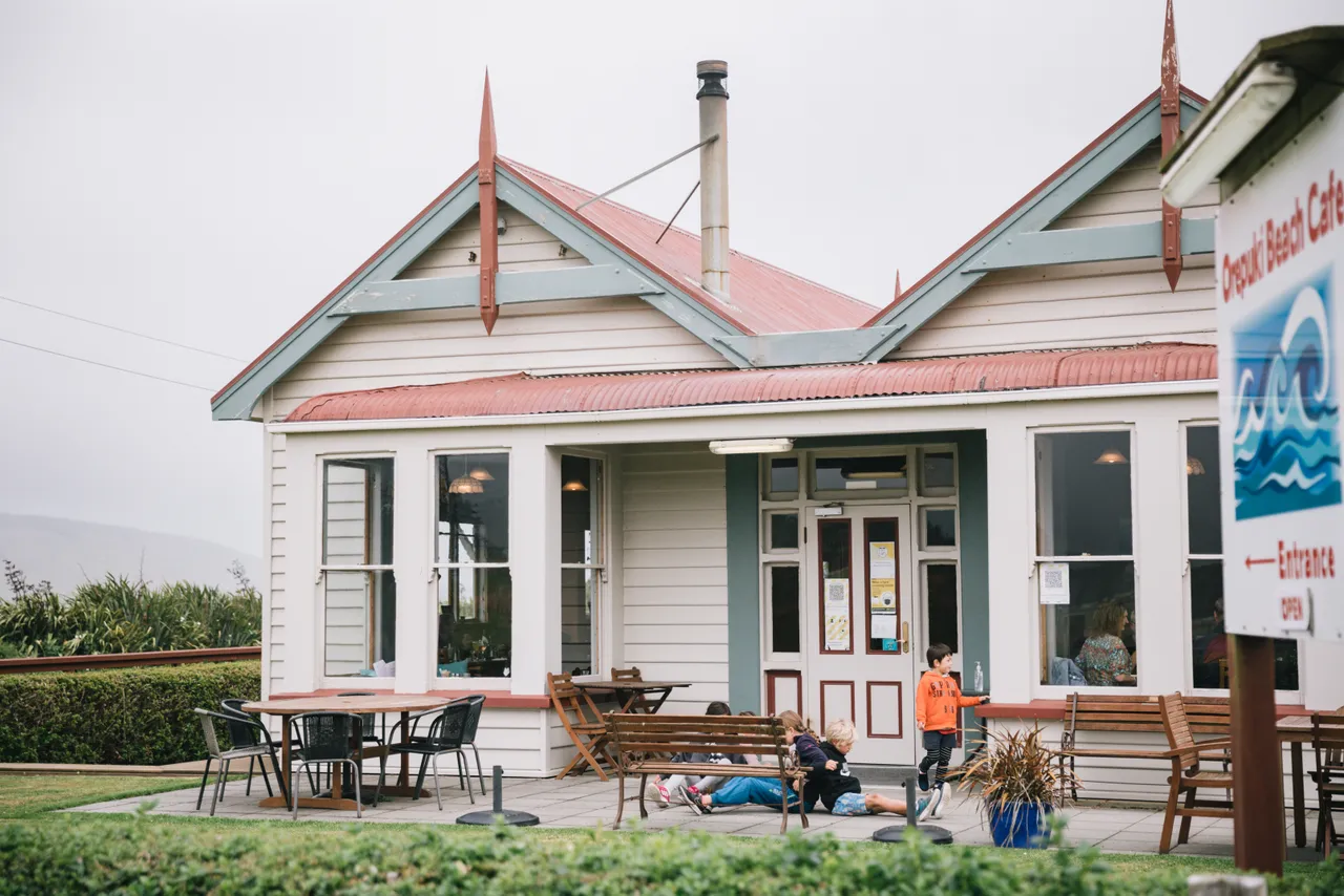 Orepuki Beach Cafe - Southland, New Zealand - Credit Liz Carlson (3)