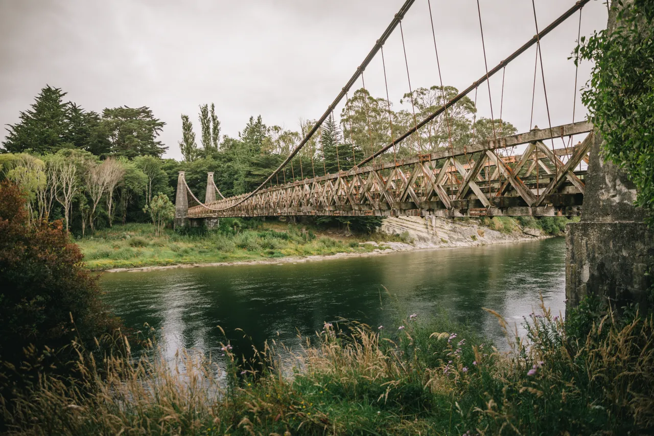 Clifden Suspension Bridge - Southland, New Zealand - Credit Liz Carlson (4)