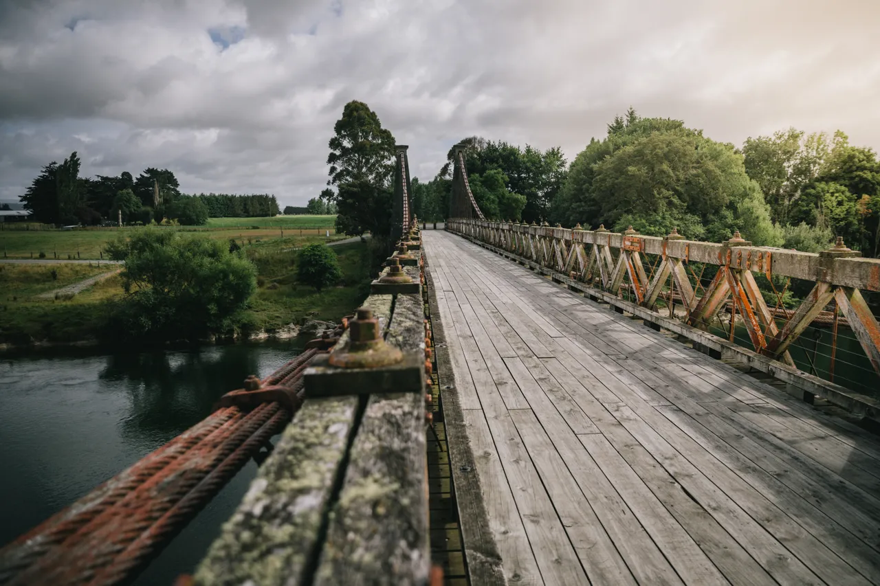 Clifden Suspension Bridge - Southland, New Zealand - Credit Liz Carlson (2)