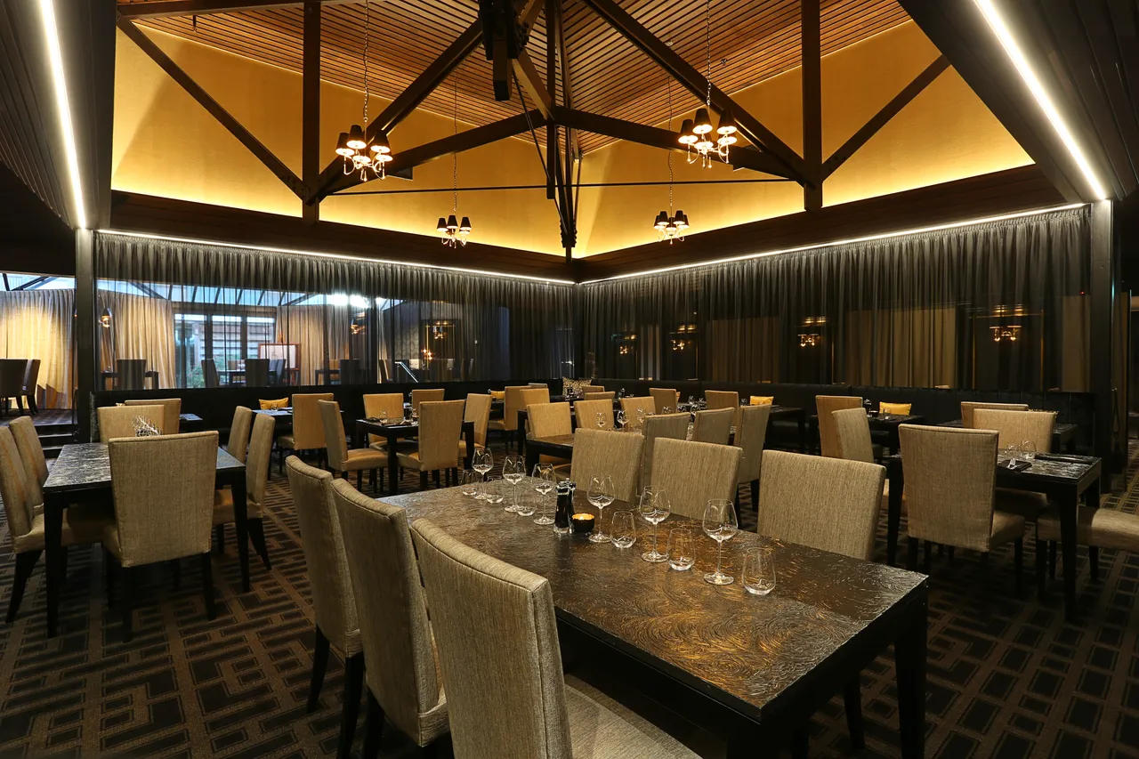 Emberz Restaurant, Ascot Park Hotel - Southland, New Zealand - Credit Great South (1)