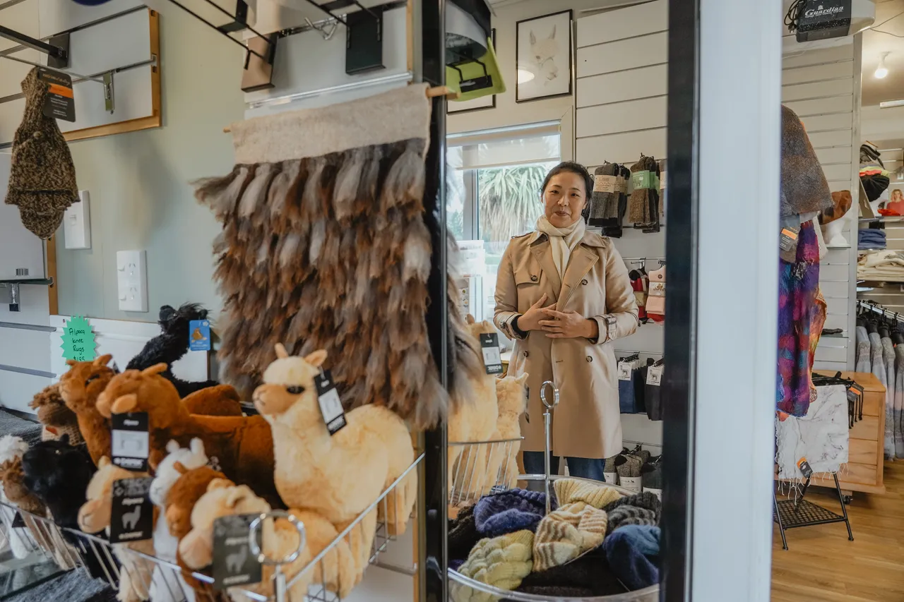 Kepler Mountain View Alpacas & Wild Wool Gallery - Southland New Zealand - Credit Great South (4)