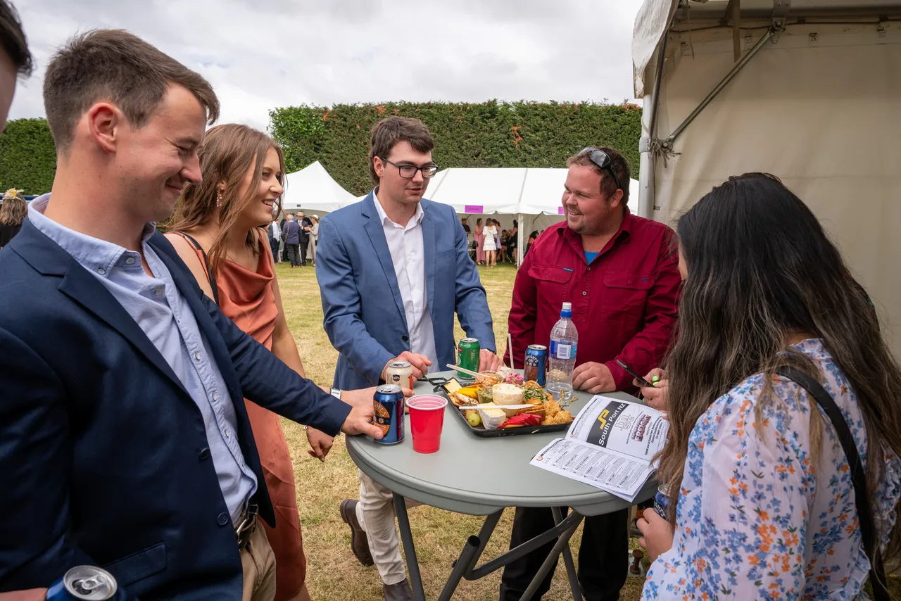 Ascot Park Christmas at the Races 2021 - Southland, New Zealand - Credit Great South (4)