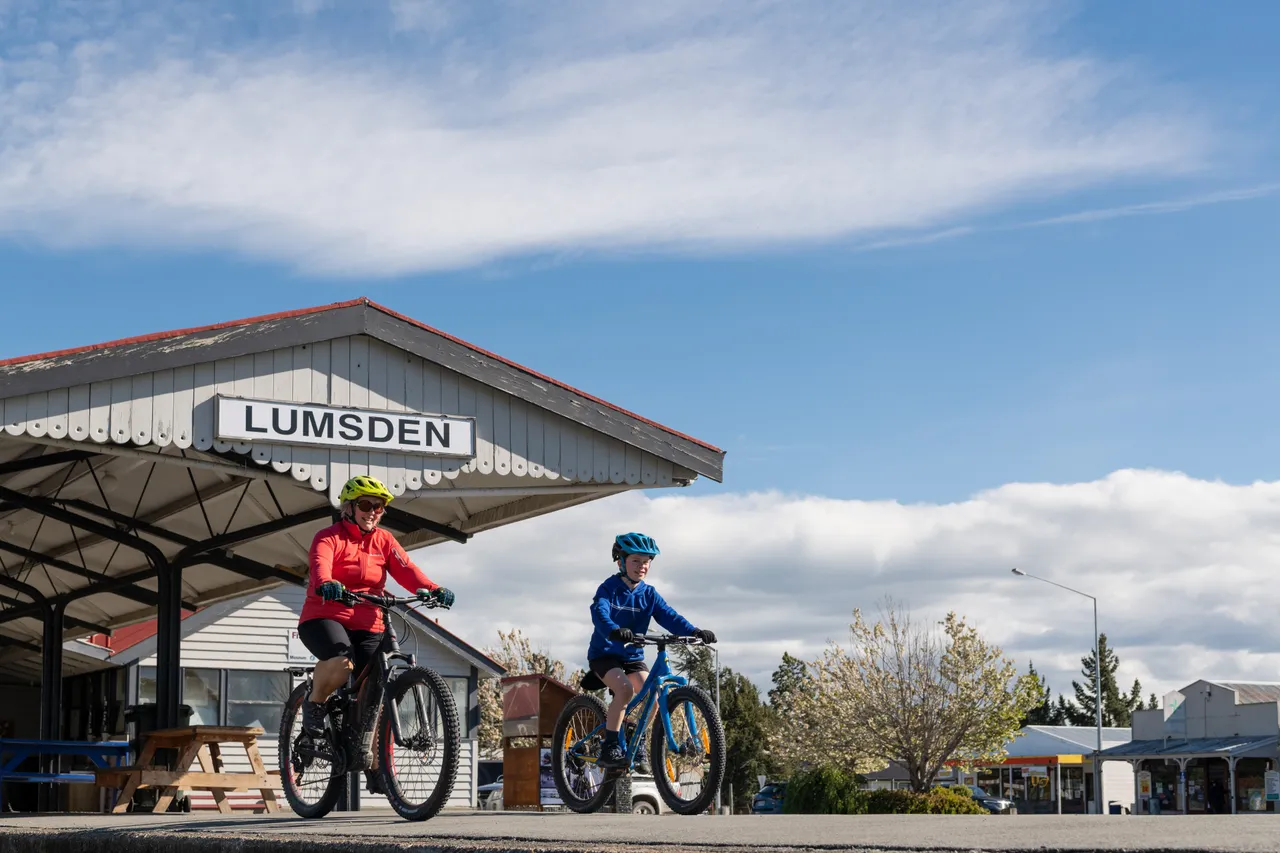 Lumsden Biking - Southland, New Zealand - Credit Chris McLennan (6)