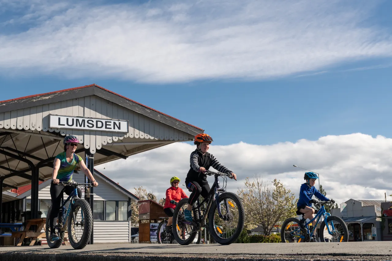 Lumsden Biking - Southland, New Zealand - Credit Chris McLennan (2)
