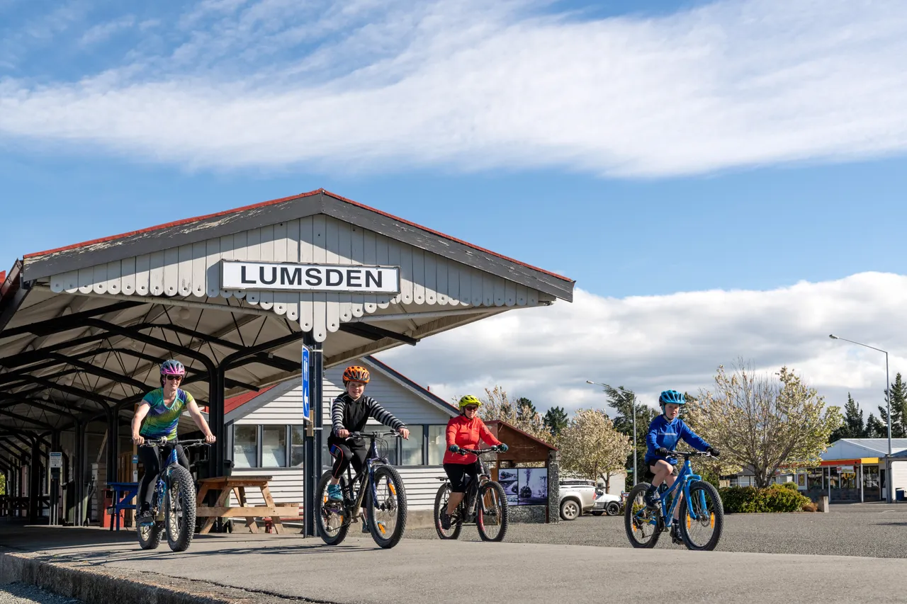 Lumsden Biking - Southland, New Zealand - Credit Chris McLennan (1)