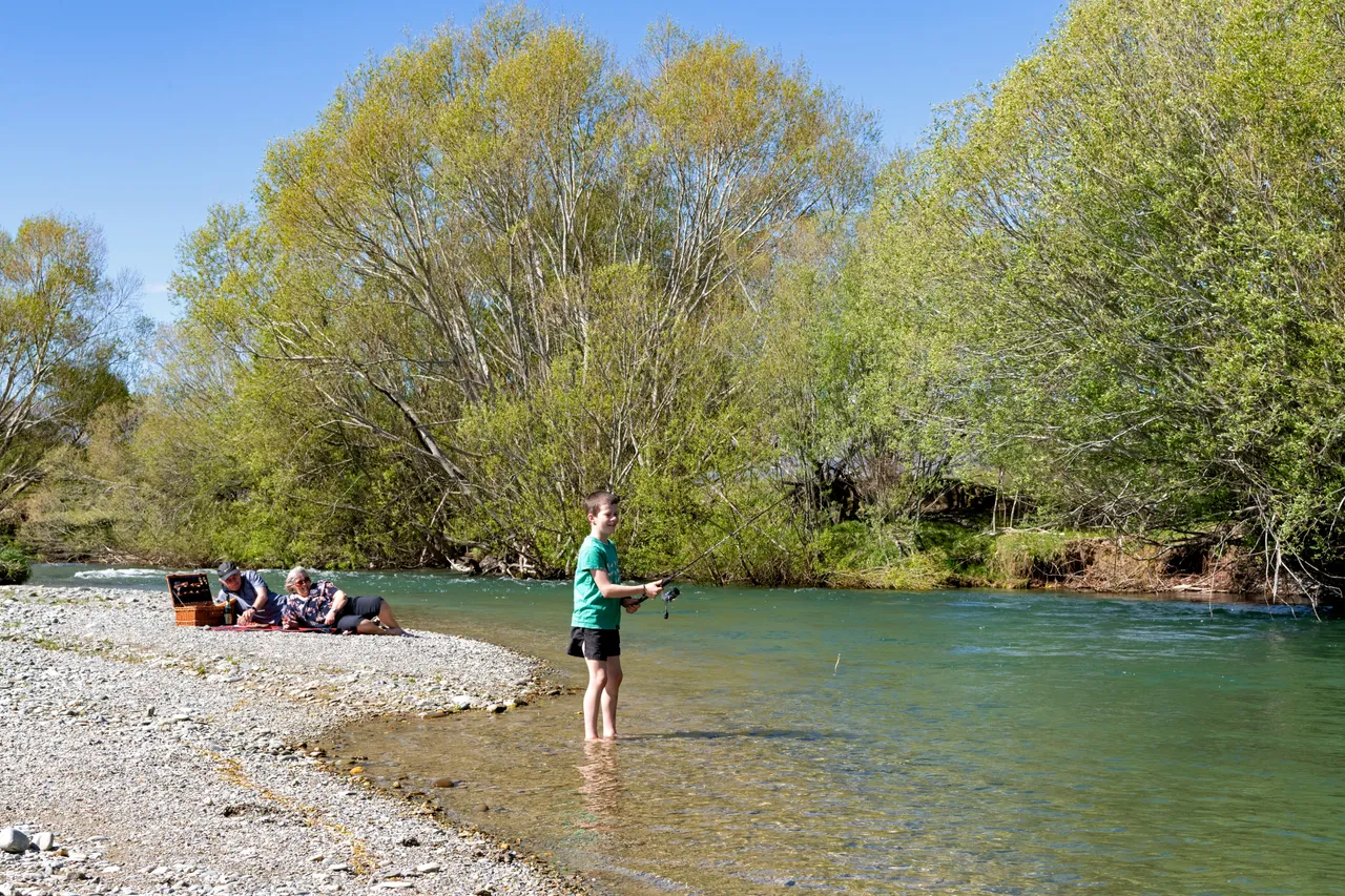 Athol Fishing - Southland, New Zealand - Credit Chris McLennan (5)