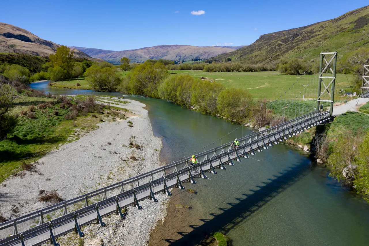 Athol Bridge Biking - Southland, New Zealand - Credit Chris McLennan (16)